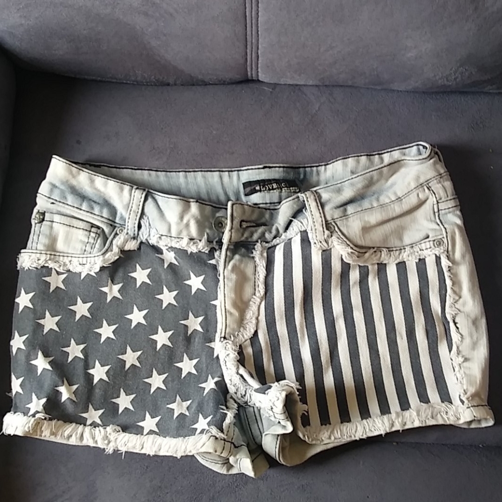 Festive shorts - Picture 3 of 4